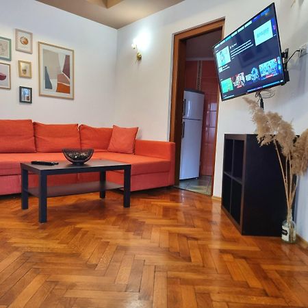Peaceful Getaway - Generous 3-Bedroom Sanctuary - Close To Historic Old Town Bucarest Exterior foto