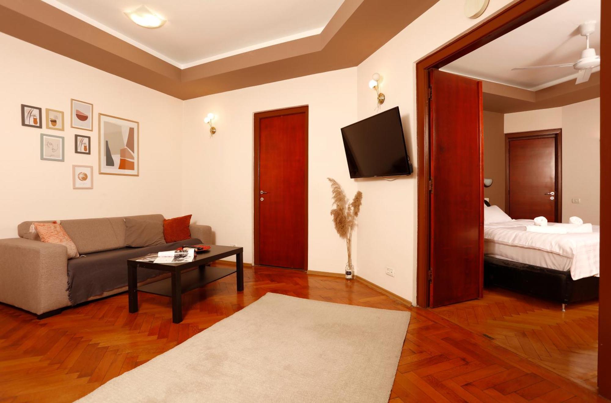 Peaceful Getaway - Generous 3-Bedroom Sanctuary - Close To Historic Old Town Bucarest Exterior foto