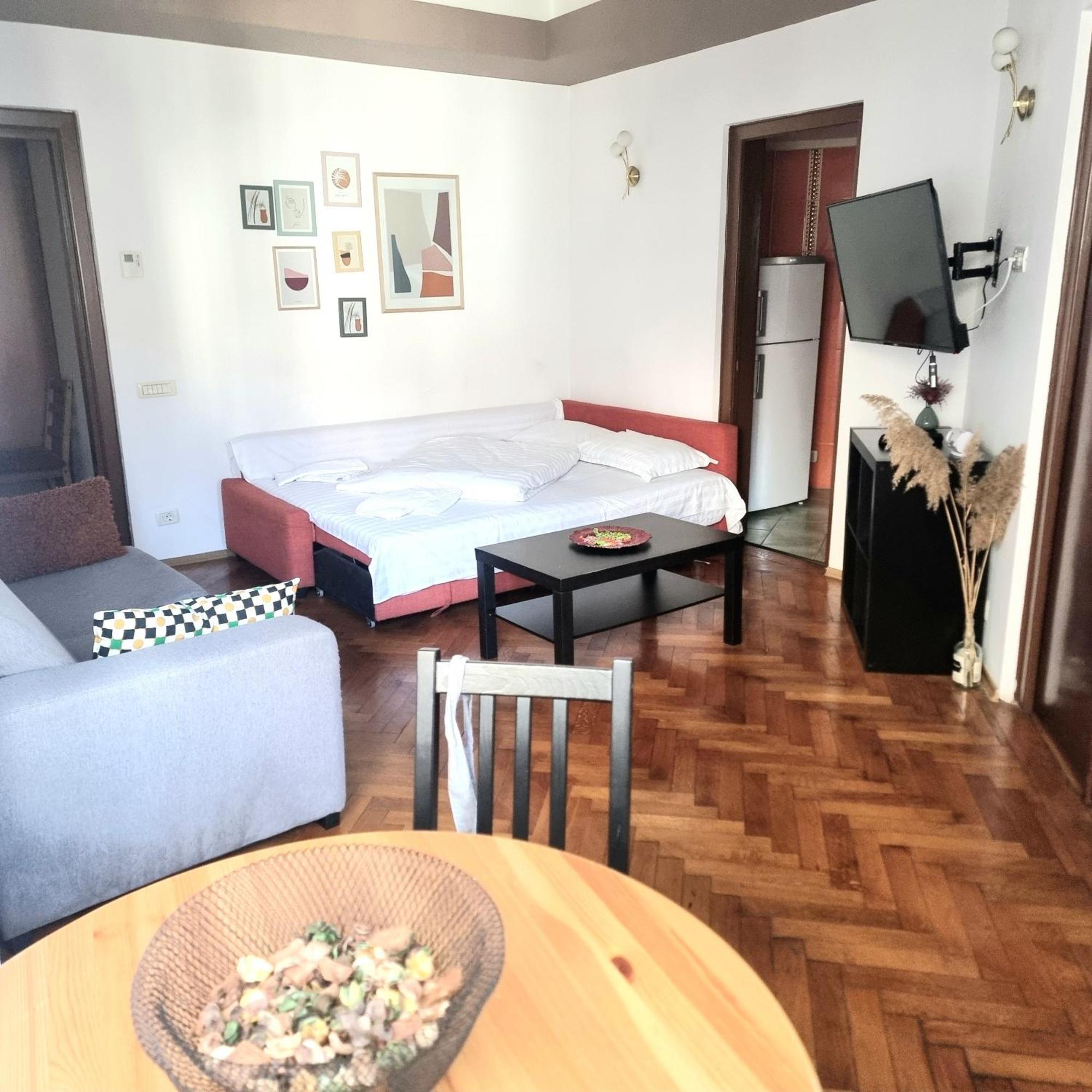 Peaceful Getaway - Generous 3-Bedroom Sanctuary - Close To Historic Old Town Bucarest Exterior foto