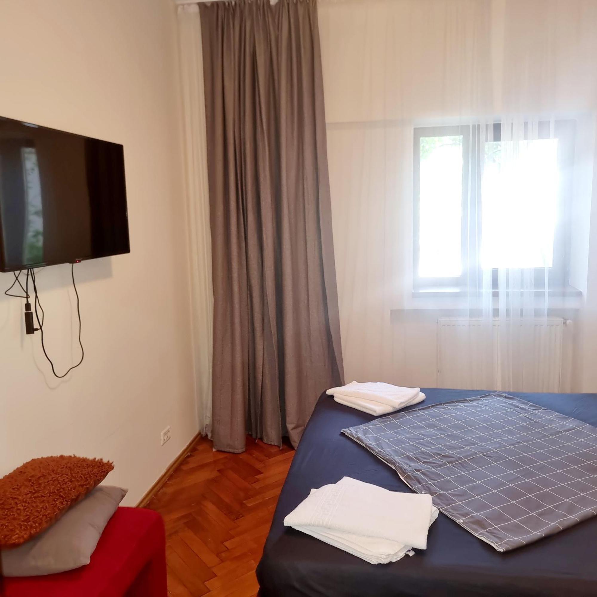 Peaceful Getaway - Generous 3-Bedroom Sanctuary - Close To Historic Old Town Bucarest Exterior foto